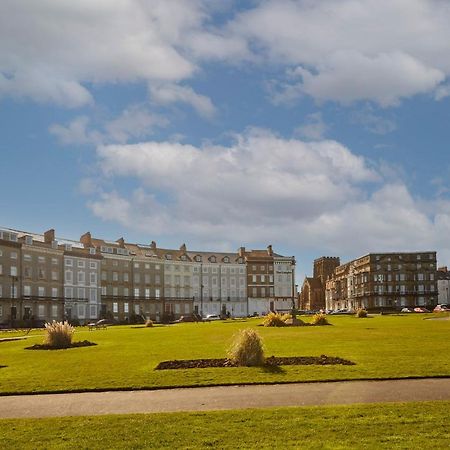 Host & Stay - Number Ten At Carlill Whitby Exteriör bild